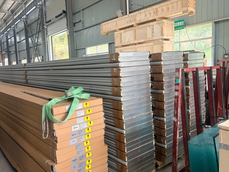 China Customized Garage Door Manufacturer China Customized Garage Door Manufacturer
